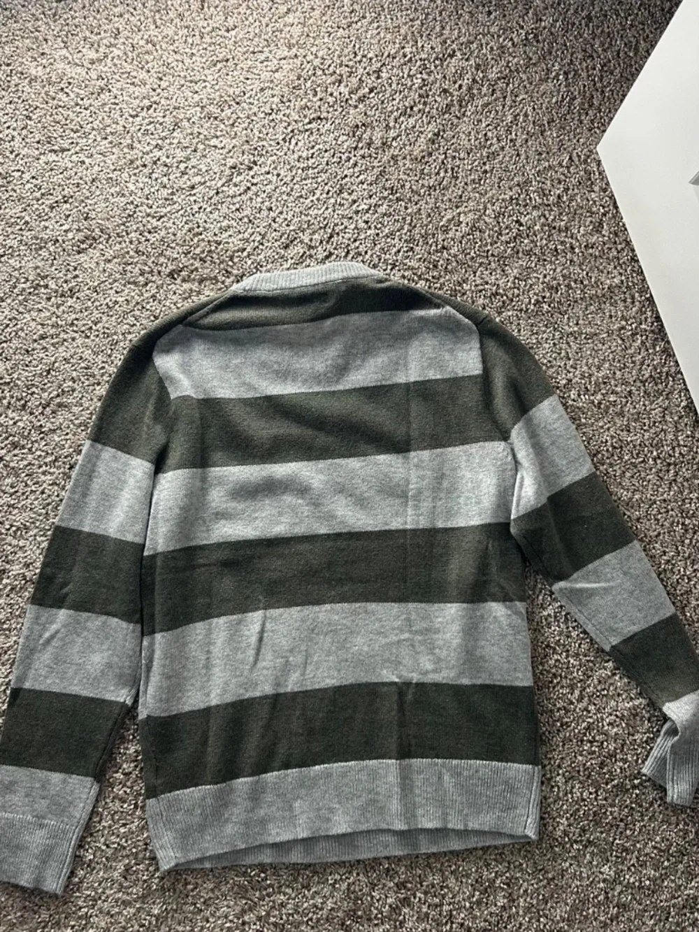 NWT J.Crew Men's Striped Crewneck Sweater Olive Green Grey Size Medium